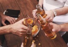 Having a few alcoholic drinks a week may be better for your brain than avoiding alcohol altogether, a study found