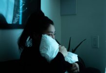 Am I bipolar? The major signs of bipolar disorder and how to tell if you have it